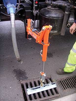 Grid Lift Makes Gully Lifting Safer in Somerset - Penny Hydraulics Ltd