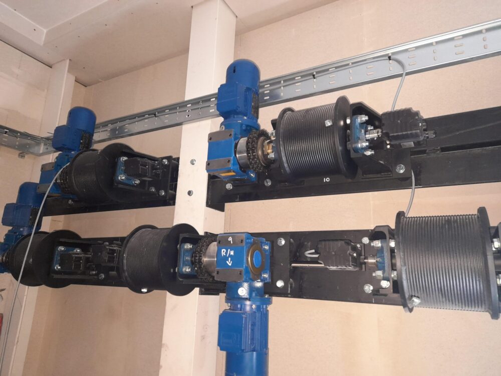 Inner Temple Chandelier Winches & Goods Lifts – Penny Hydraulics